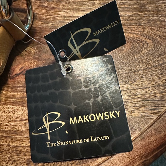 B Makowsky”naked leather” Bag. Brand new crossbody bag - Picture 2 of 7